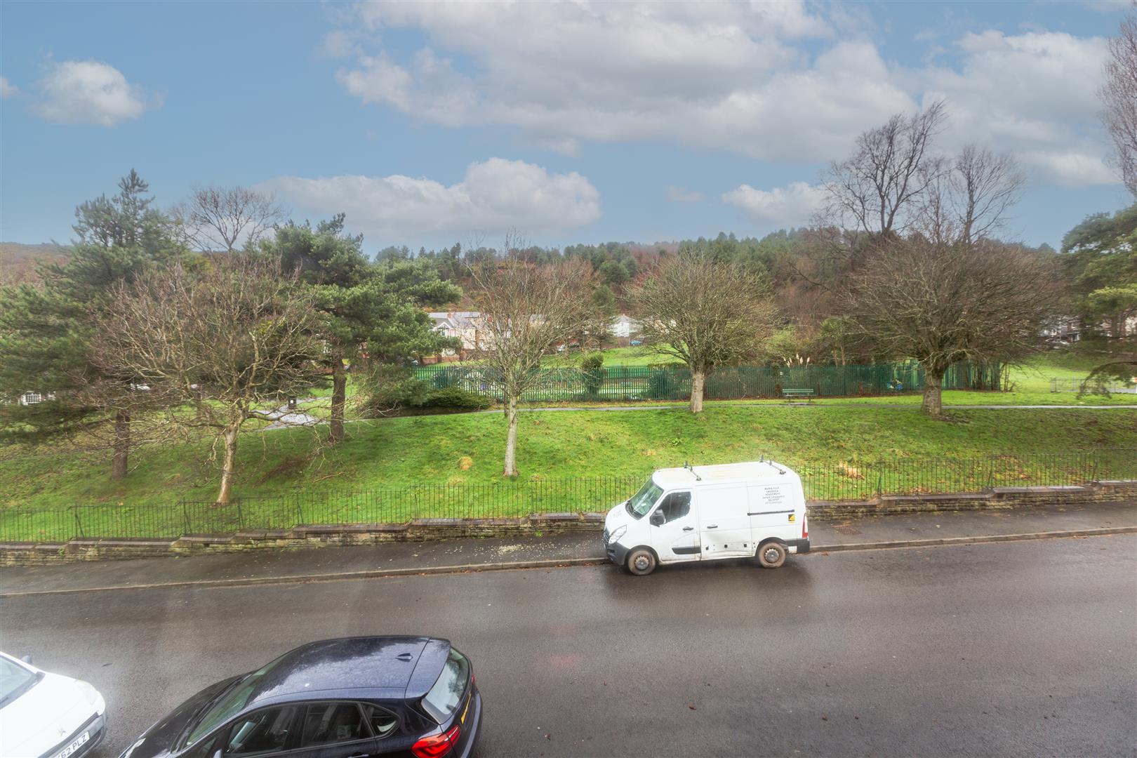 Longford Crescent, St. Thomas, Swansea, SA1 8HS